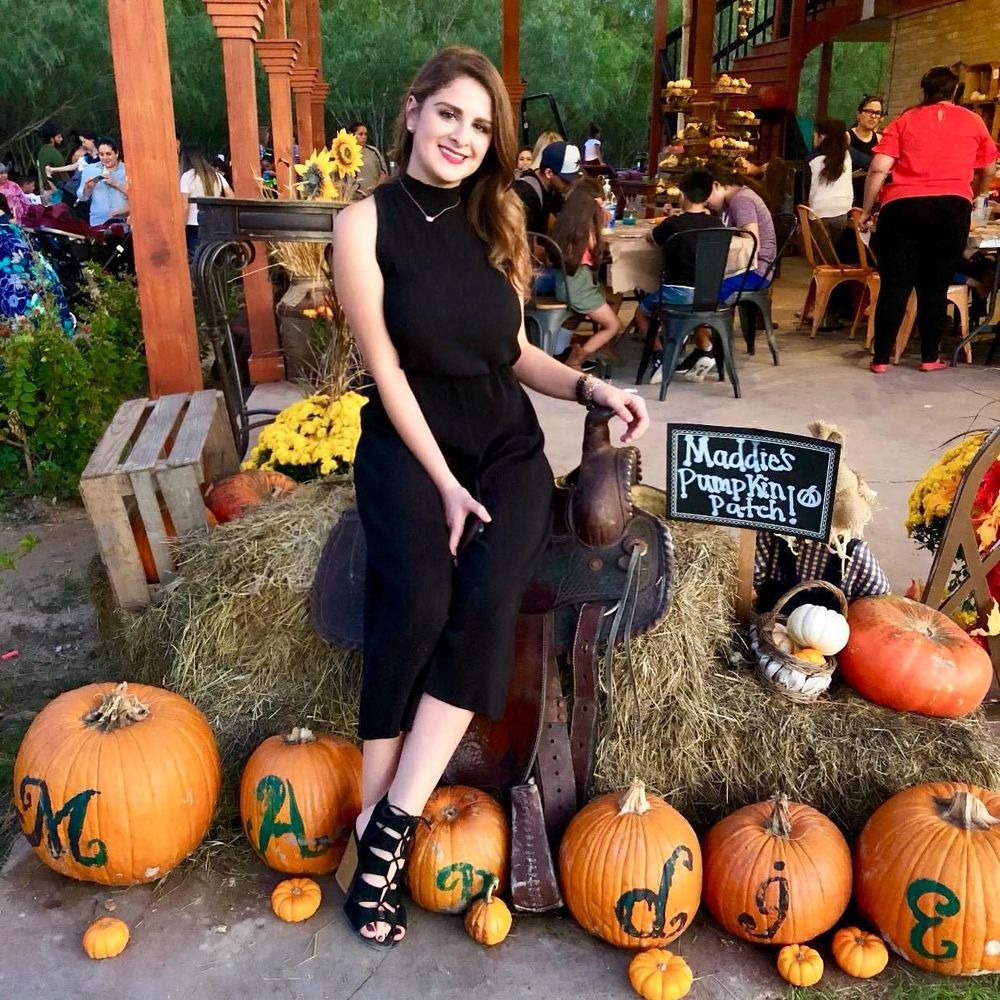 Meet your Posher, Christina